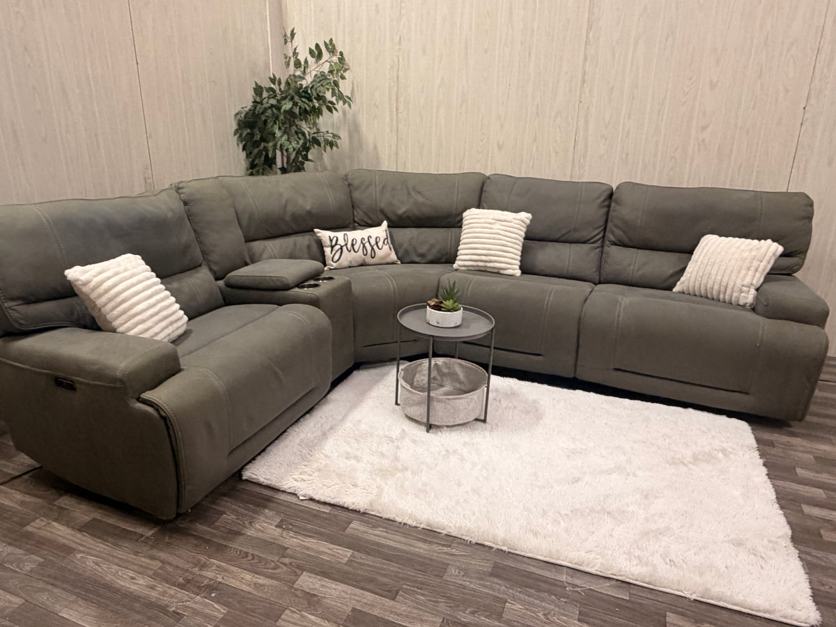 Large 5-piece Gray Reclining Sectional w/ USB
