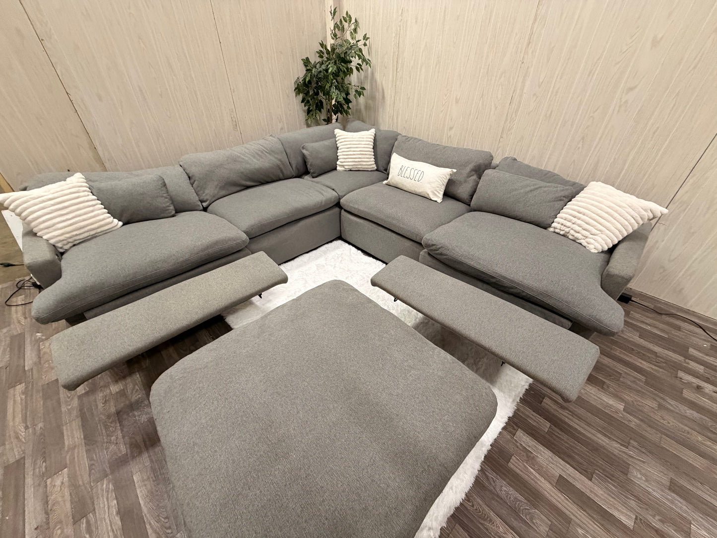 Large Gray Modular Reclining Cloud Sectional Couch w/ USB