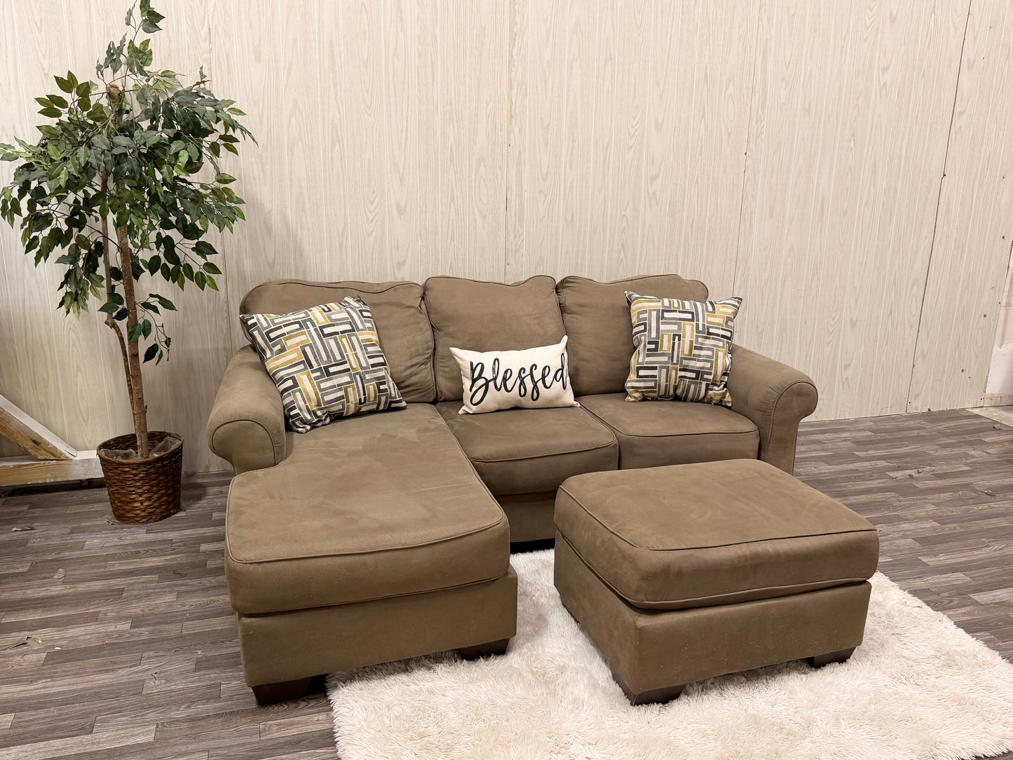 Brown Reversible Sectional Couch w/ Ottoman