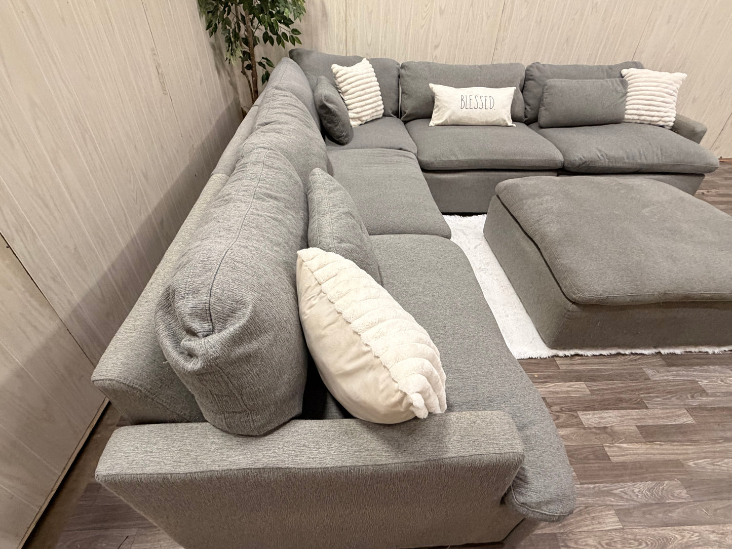 Large Gray Modular Reclining Cloud Sectional Couch w/ USB