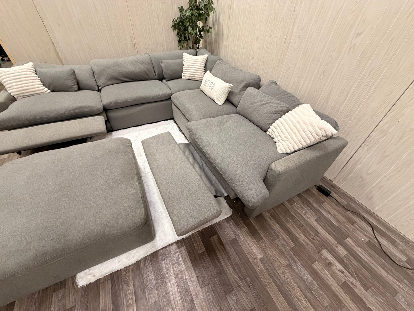 Large Gray Modular Reclining Cloud Sectional Couch w/ USB