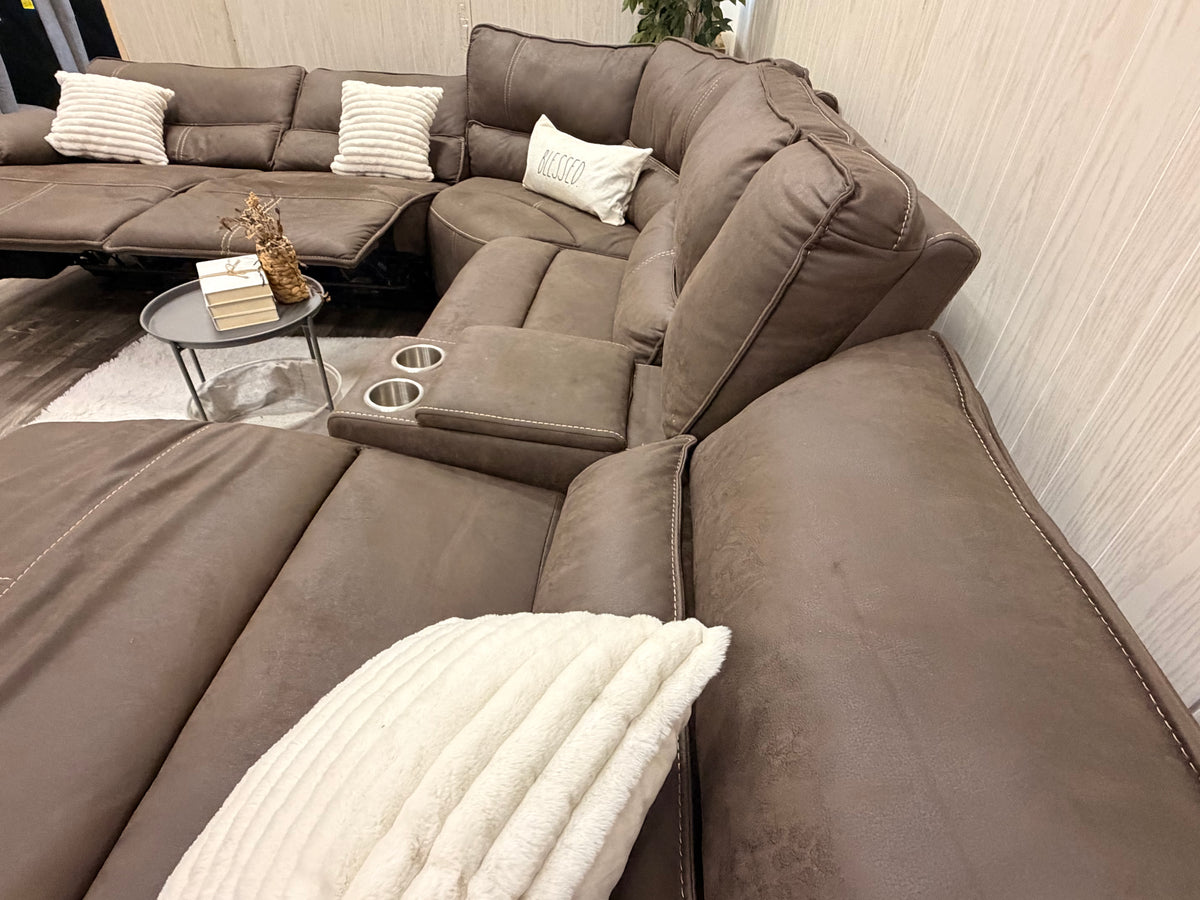6-piece Brown Reclining Sectional w/ USB