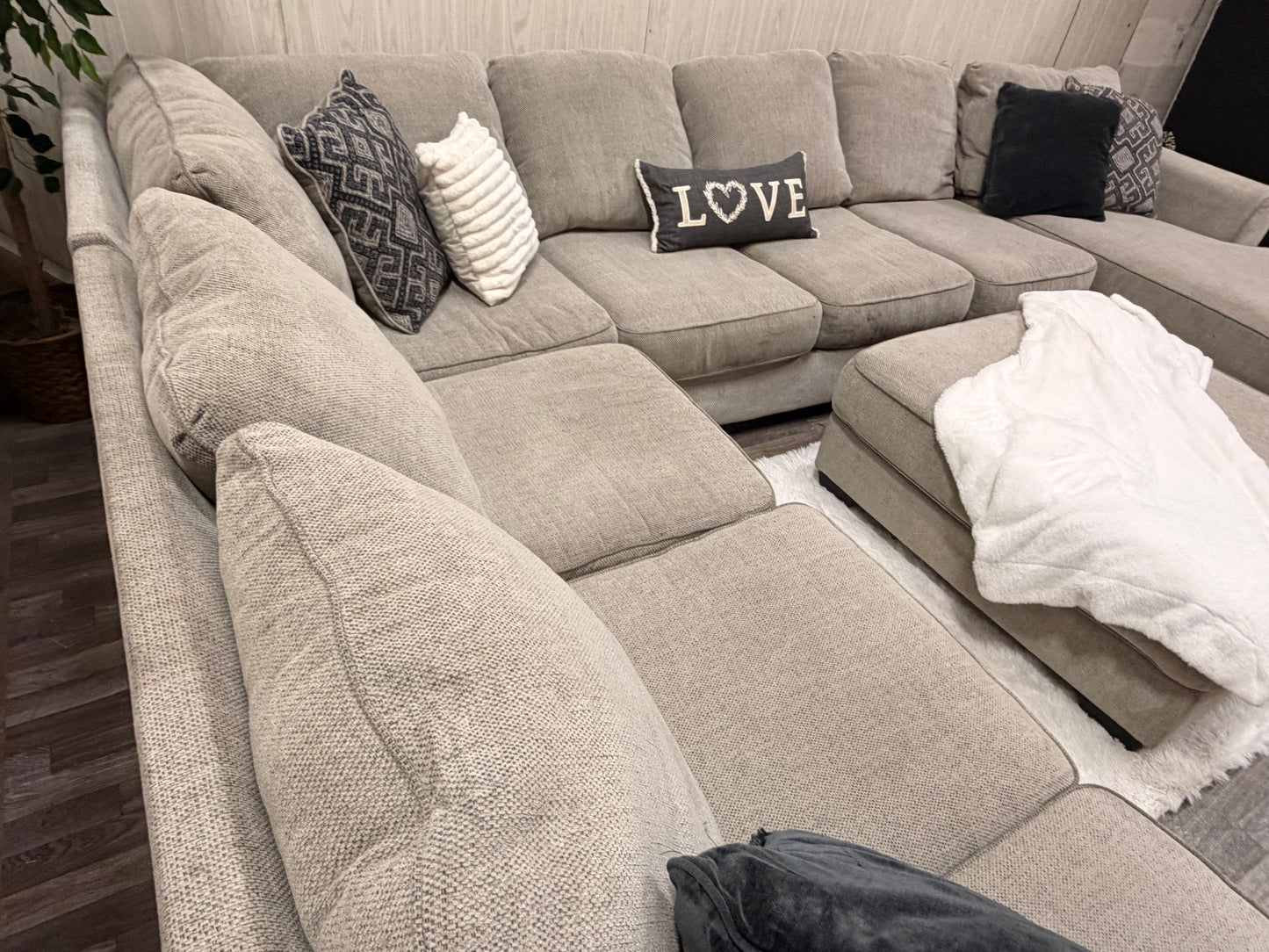 Huge 5-piece Sectional w/ Ottoman
