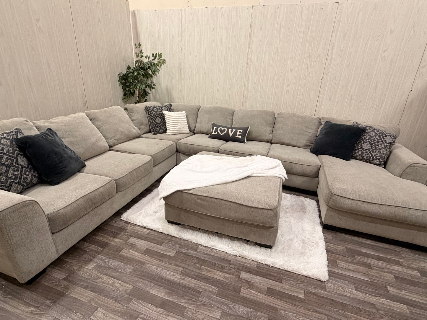 Huge 5-piece Sectional w/ Ottoman