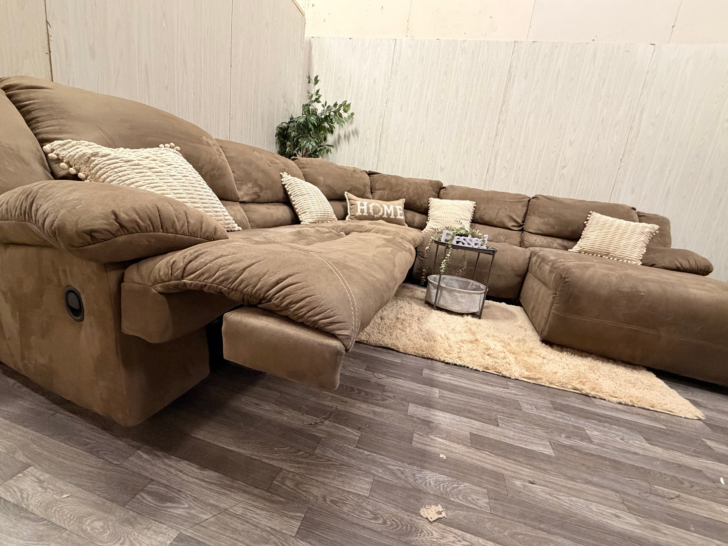 Huge 5-Piece Ashley Furniture Brown Sectional Reclining Couch