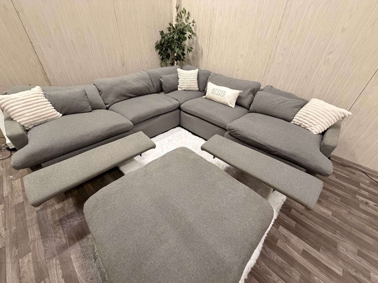 Large Gray Modular Reclining Cloud Sectional Couch w/ USB