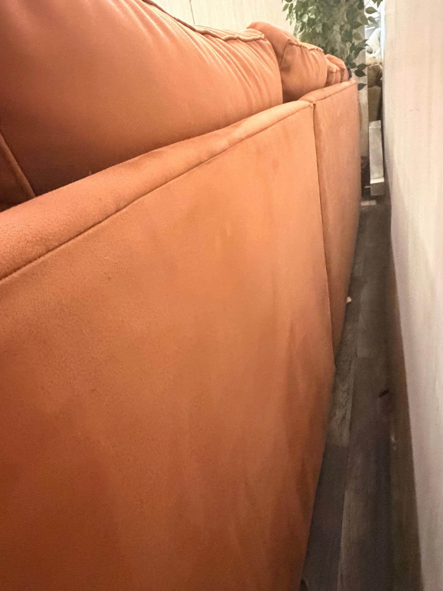 Bassett Sectional w/ Ottoamn