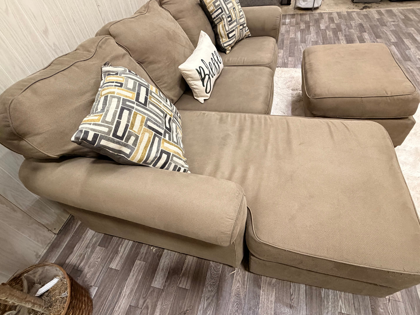 Brown Reversible Sectional Couch w/ Ottoman