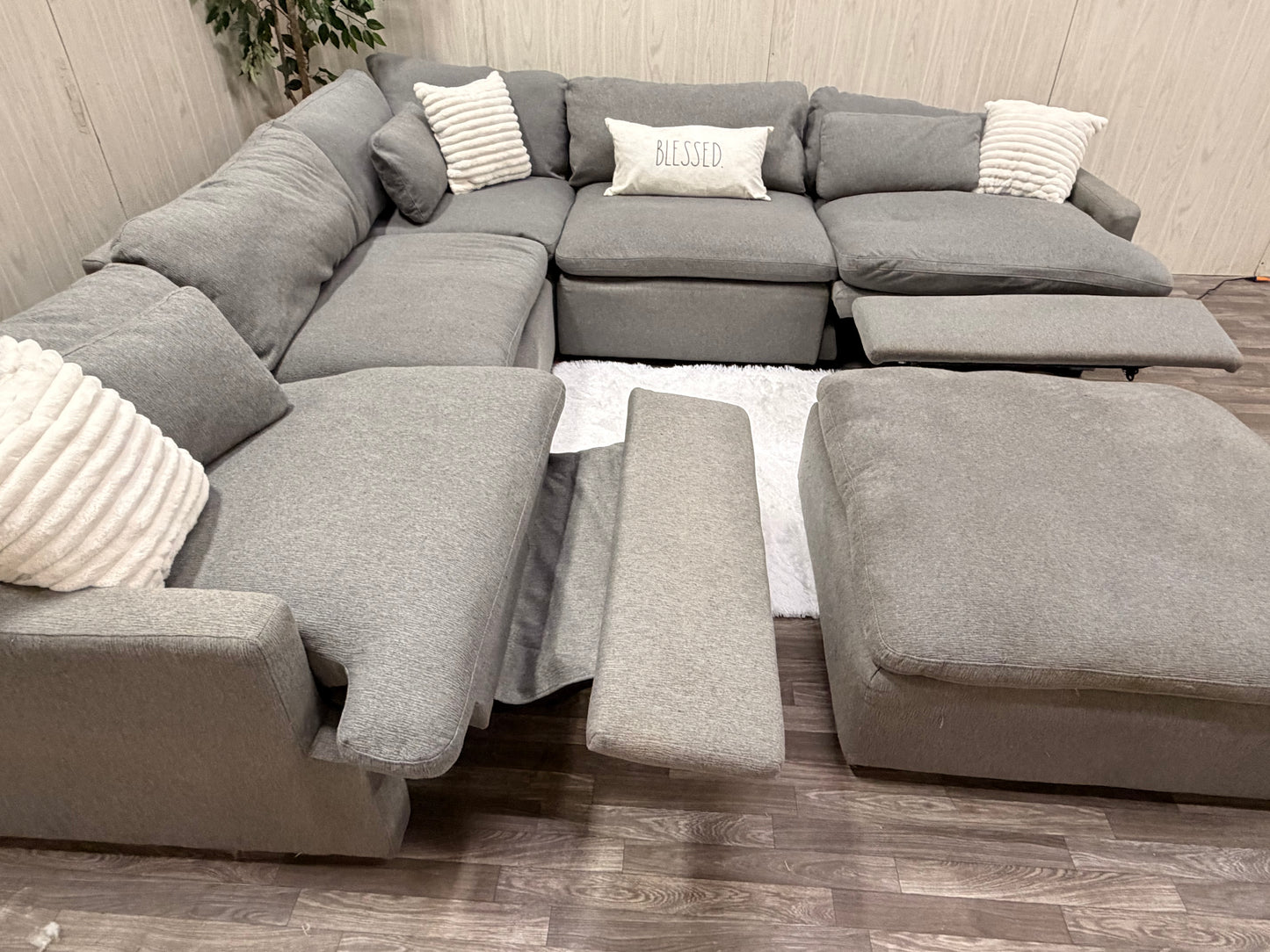Large Gray Modular Reclining Cloud Sectional Couch w/ USB
