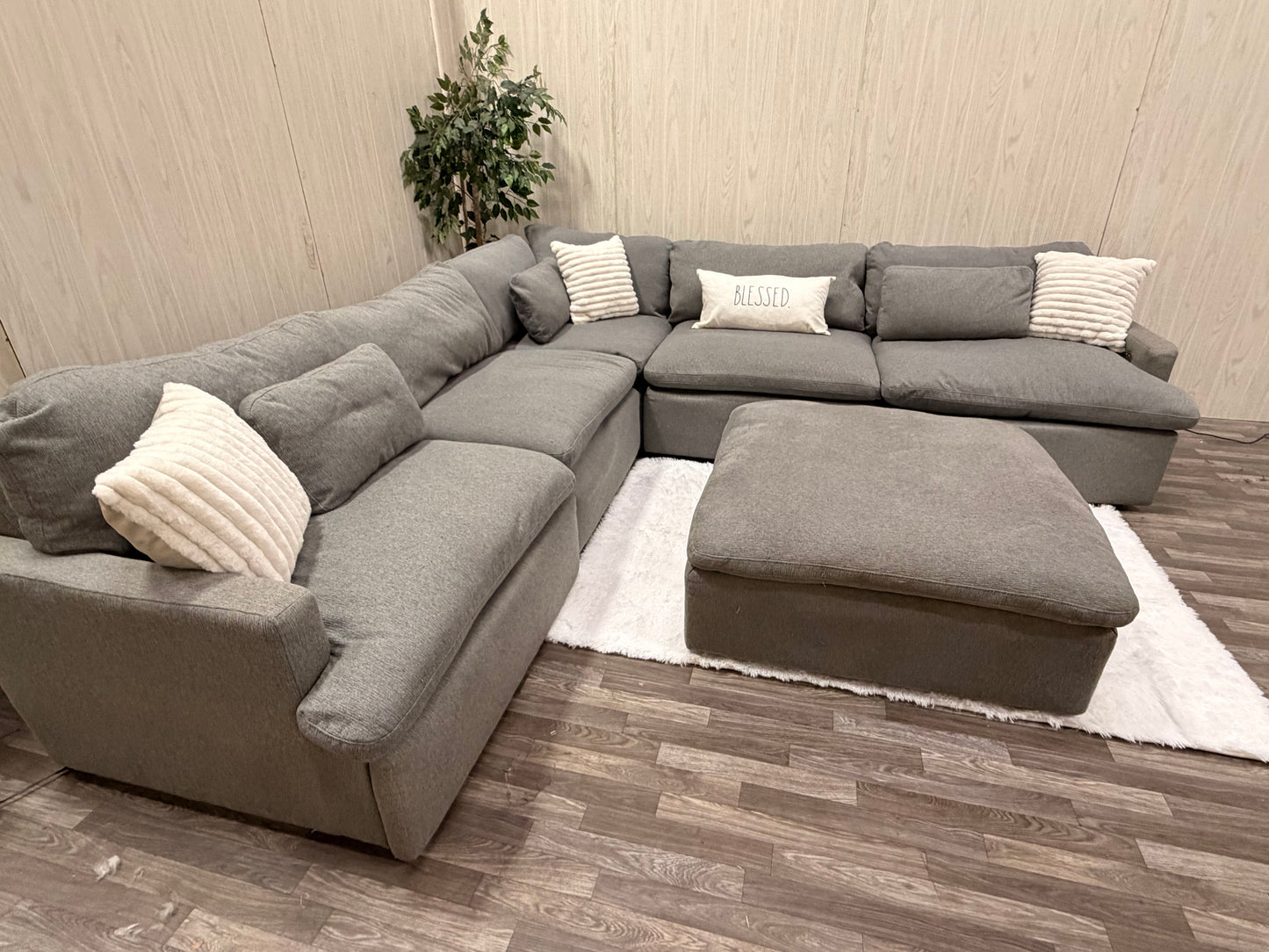 Large Gray Modular Reclining Cloud Sectional Couch w/ USB