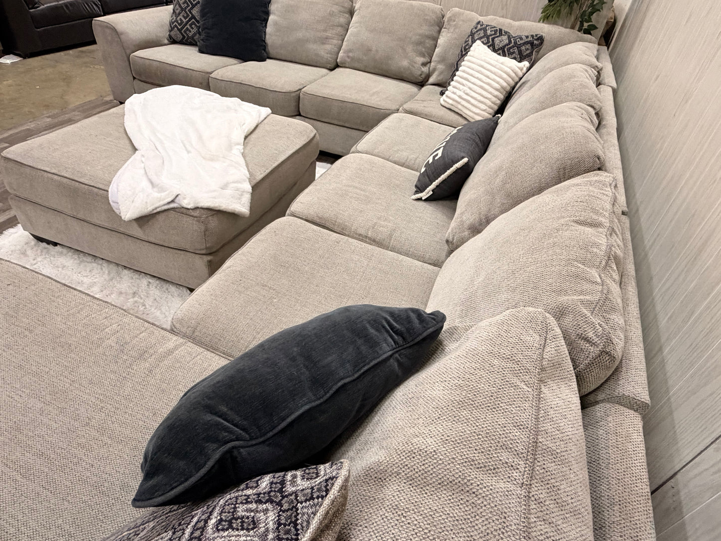 Huge 5-piece Sectional w/ Ottoman
