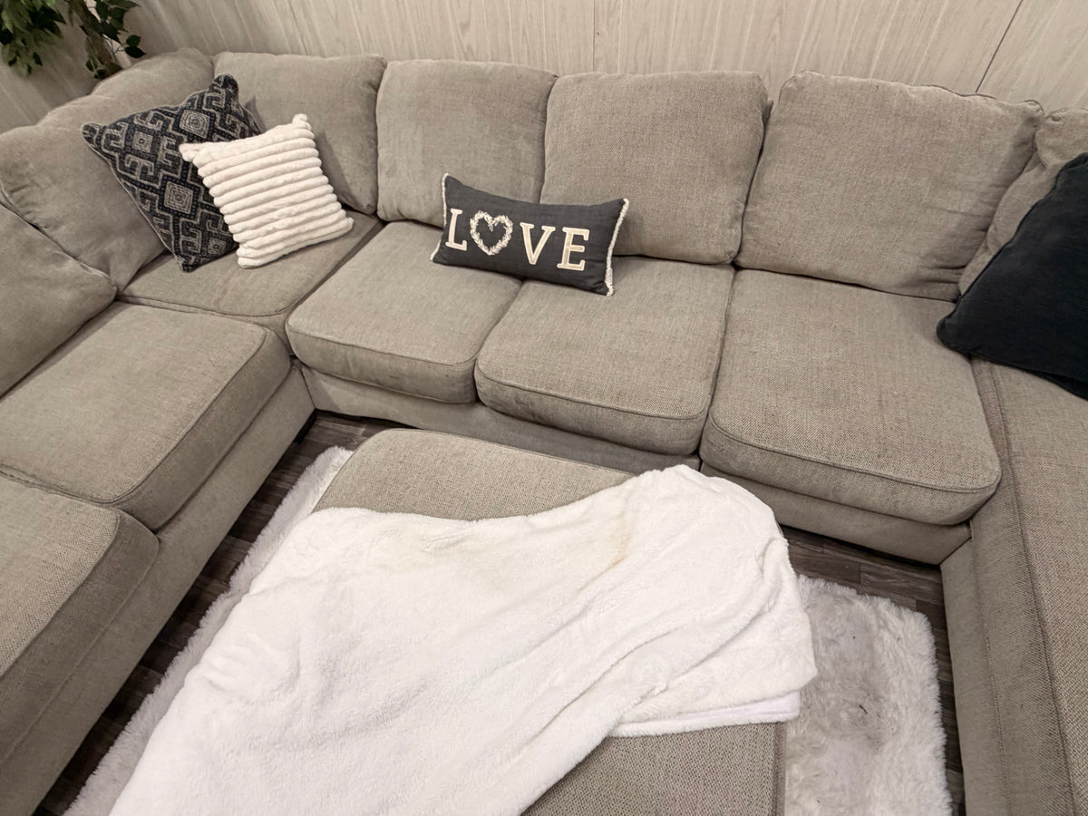 Huge 5-piece Sectional w/ Ottoman