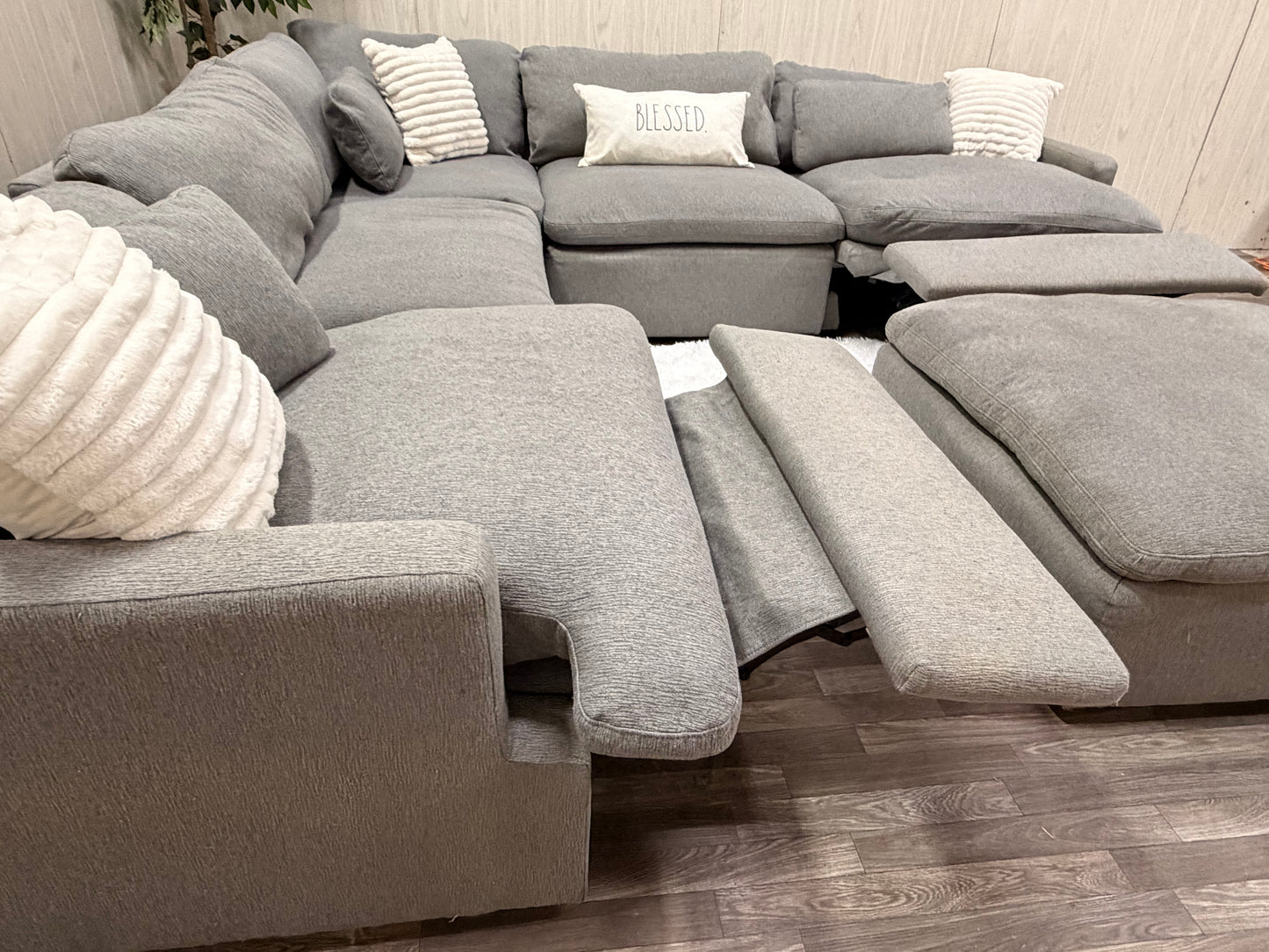 Large Gray Modular Reclining Cloud Sectional Couch w/ USB