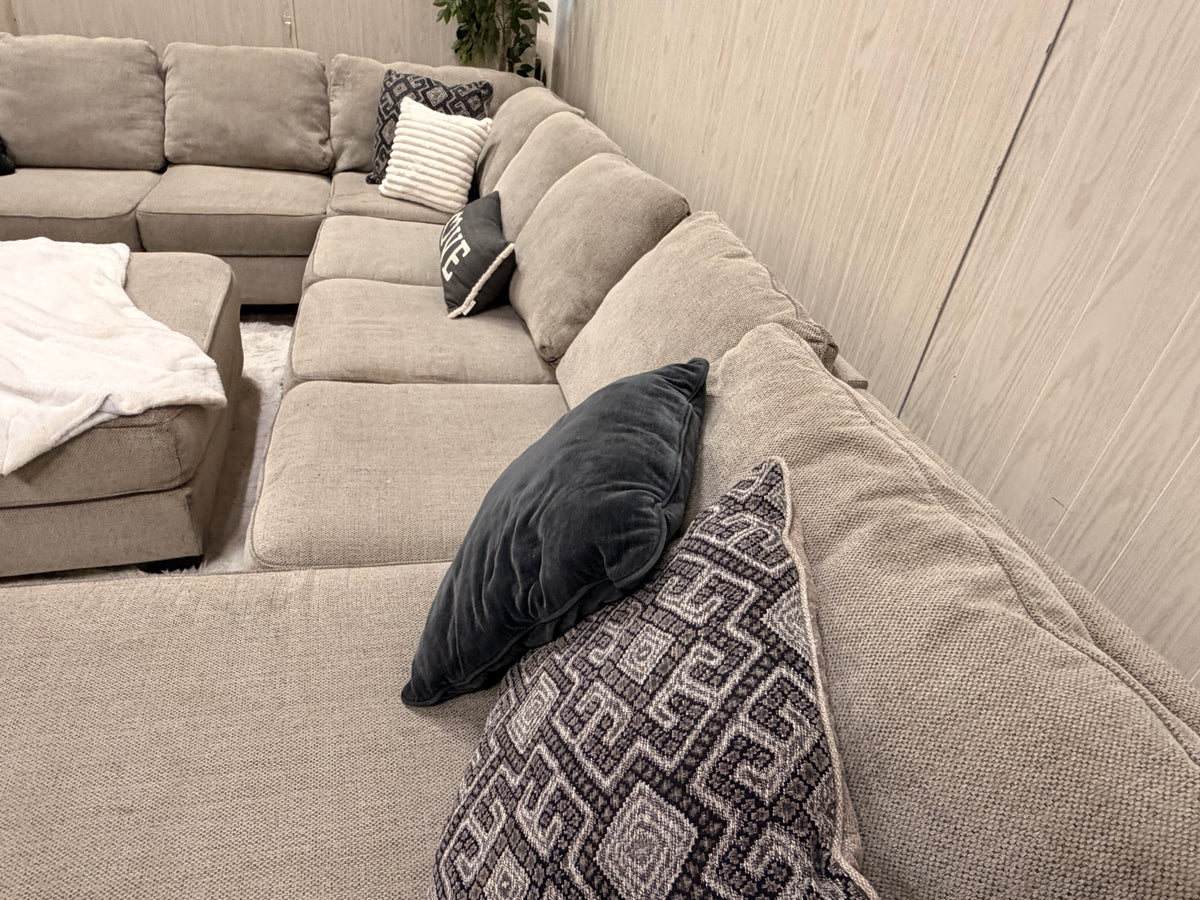 Huge 5-piece Sectional w/ Ottoman