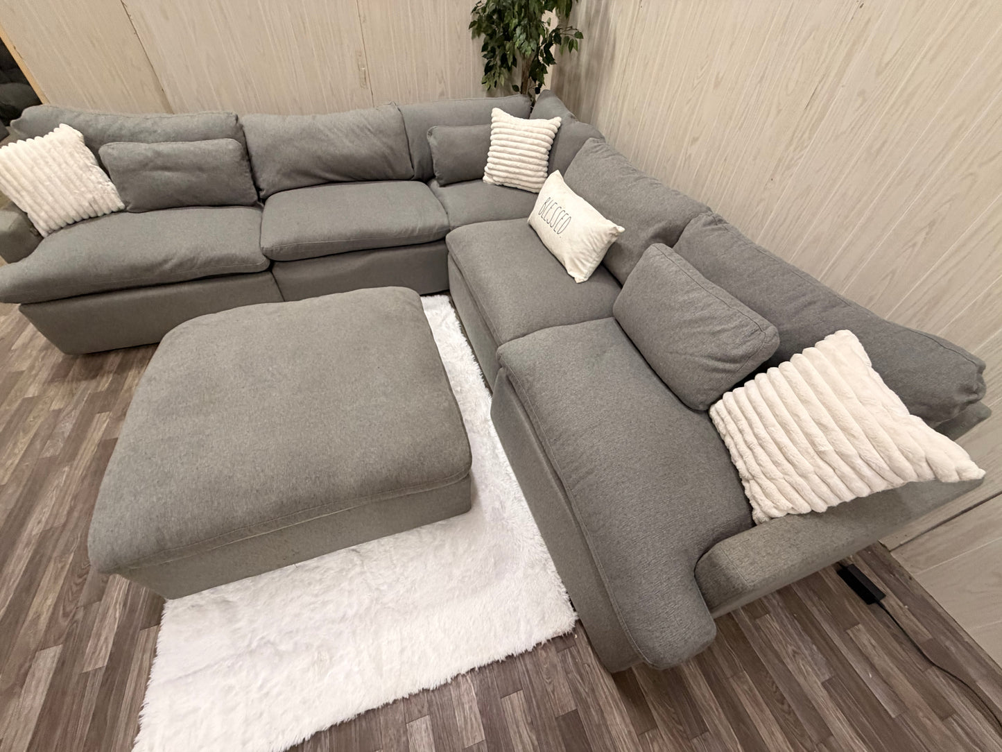 Large Gray Modular Reclining Cloud Sectional Couch w/ USB