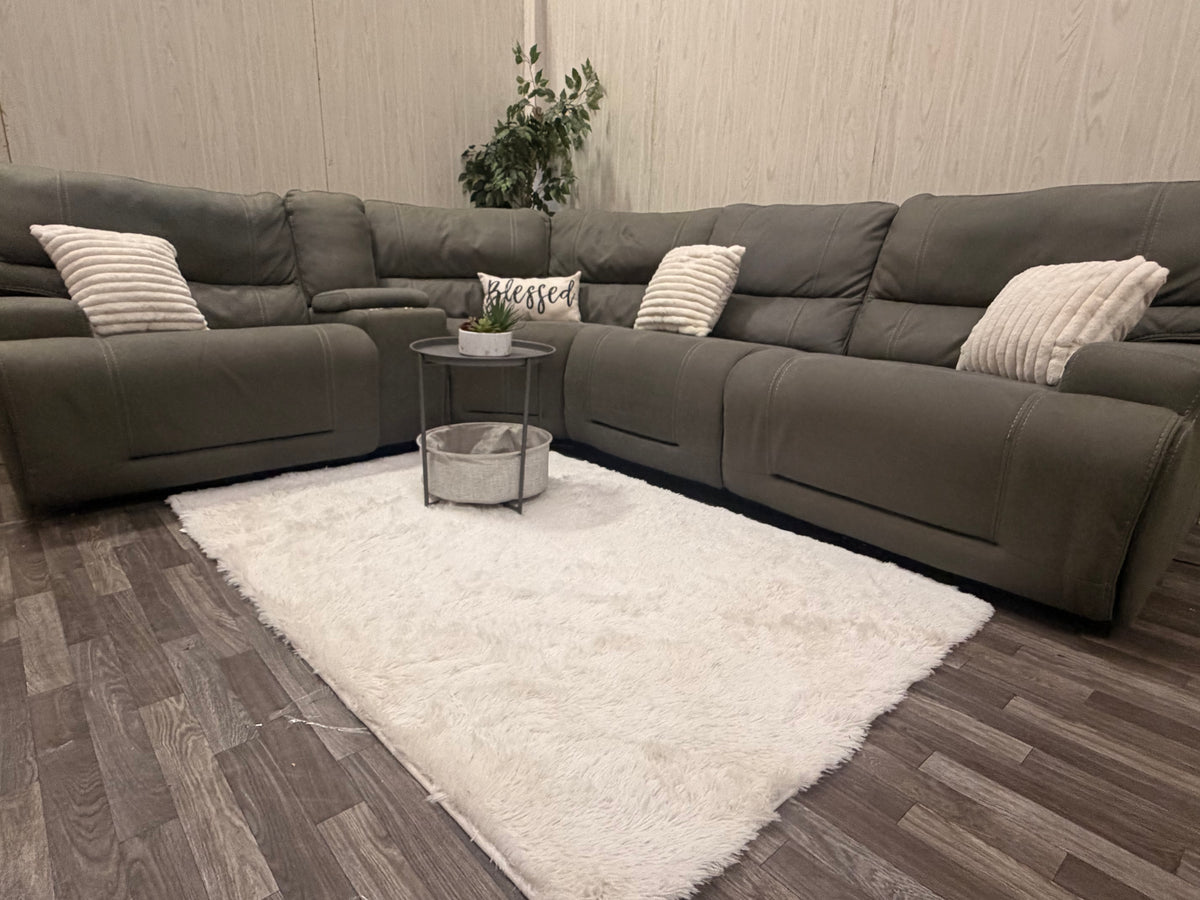 Large 5-piece Gray Reclining Sectional w/ USB