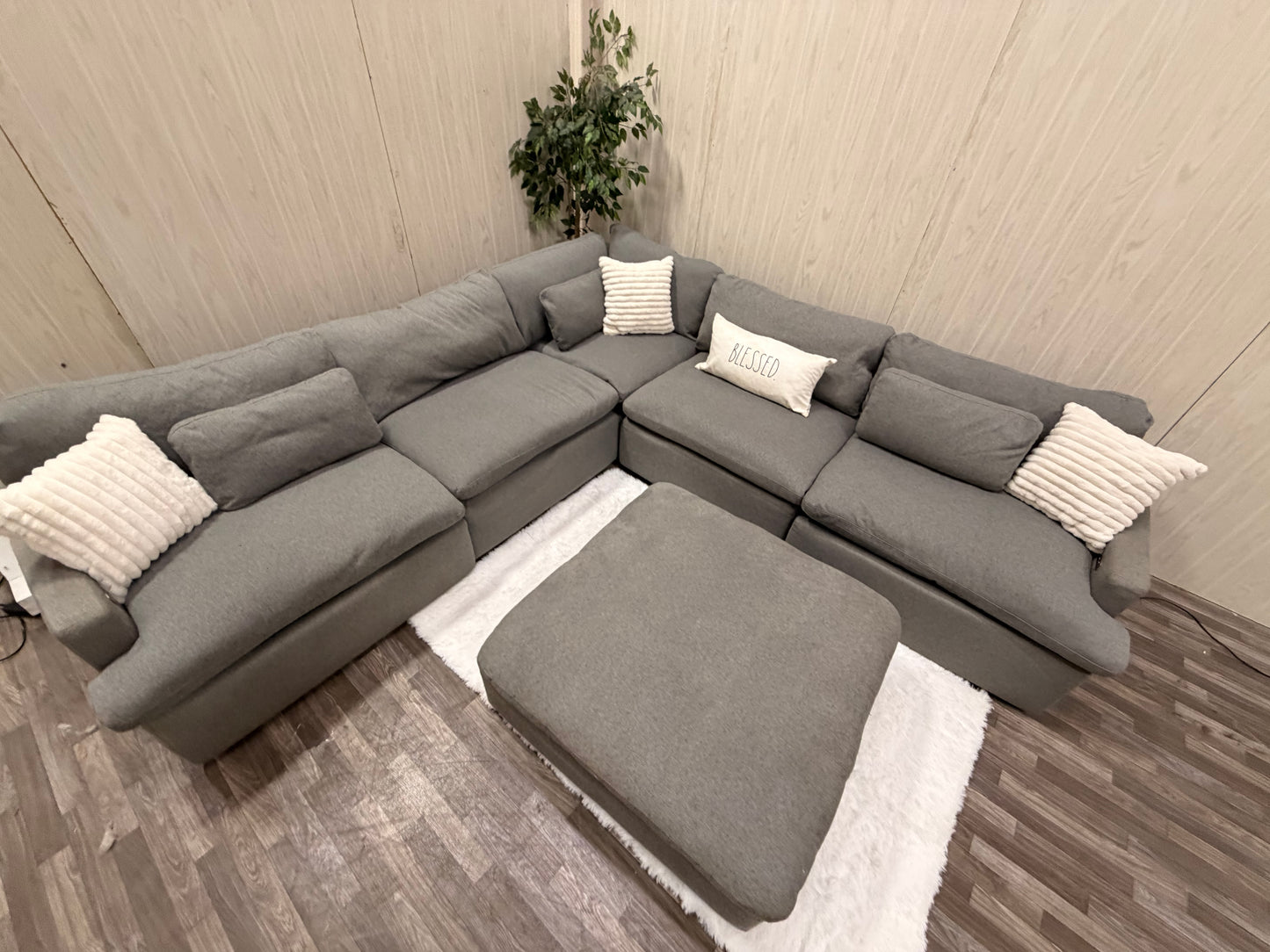 Large Gray Modular Reclining Cloud Sectional Couch w/ USB