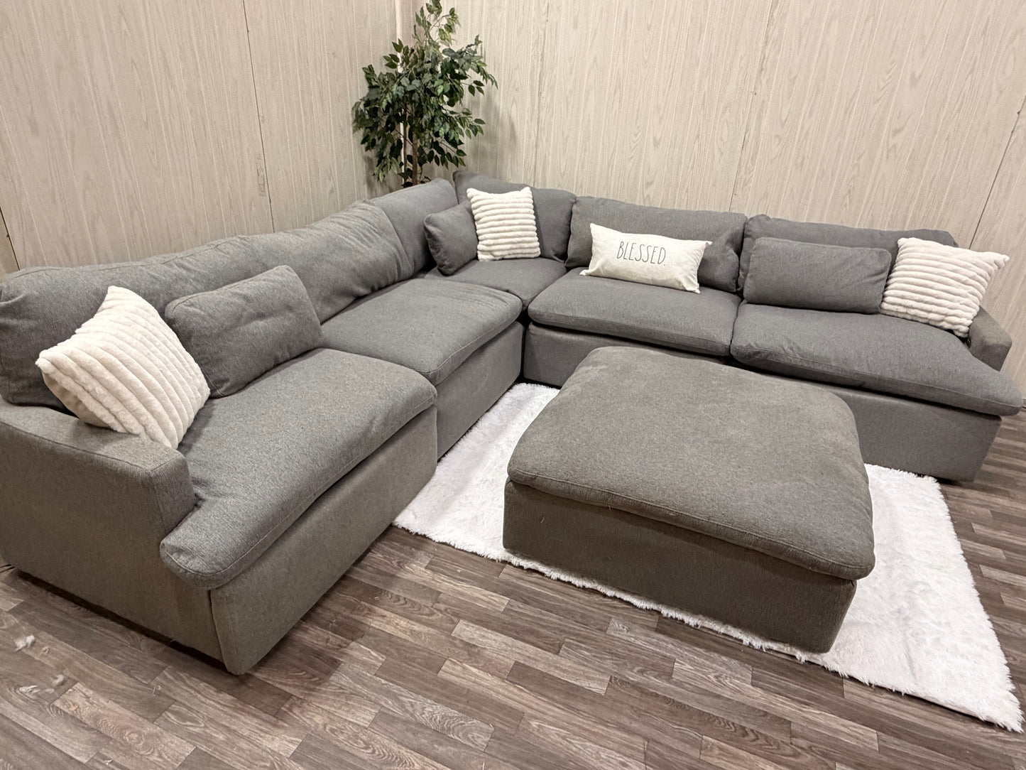 Large Gray Modular Reclining Cloud Sectional Couch w/ USB