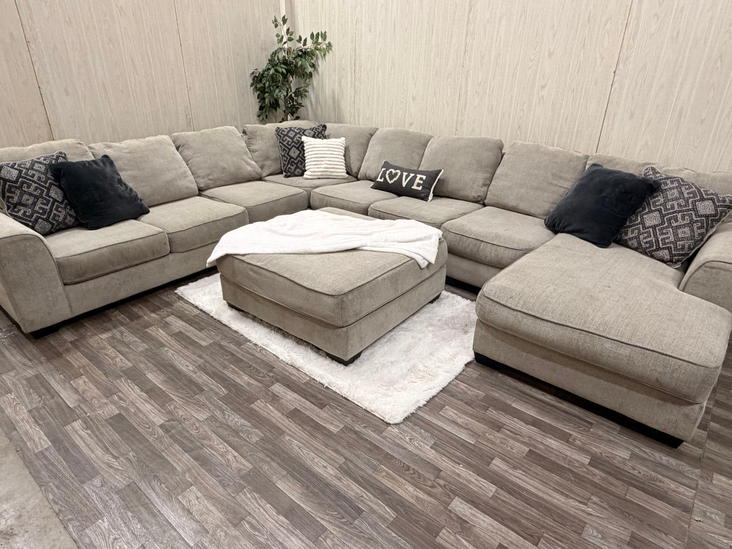 Huge 5-piece Sectional w/ Ottoman