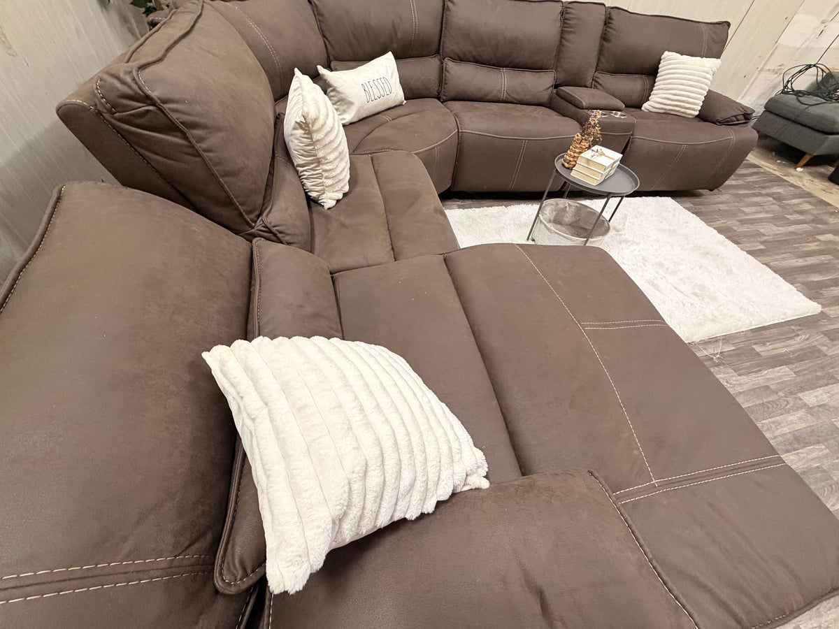 6-piece Brown Reclining Sectional w/ USB