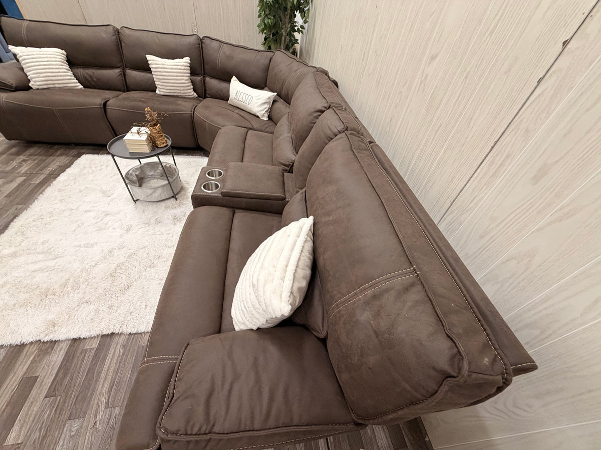 6-piece Brown Reclining Sectional w/ USB