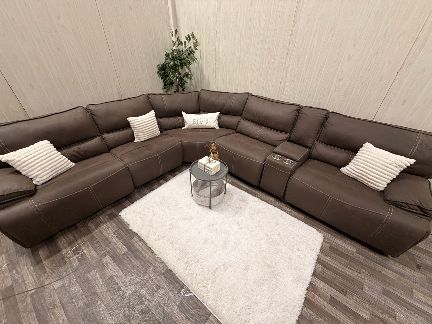 6-piece Brown Reclining Sectional w/ USB