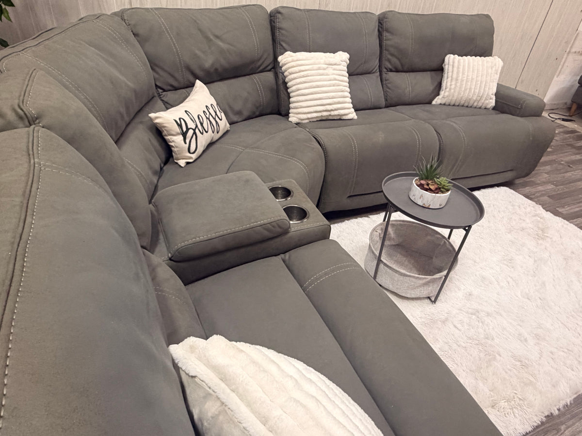 Large 5-piece Gray Reclining Sectional w/ USB