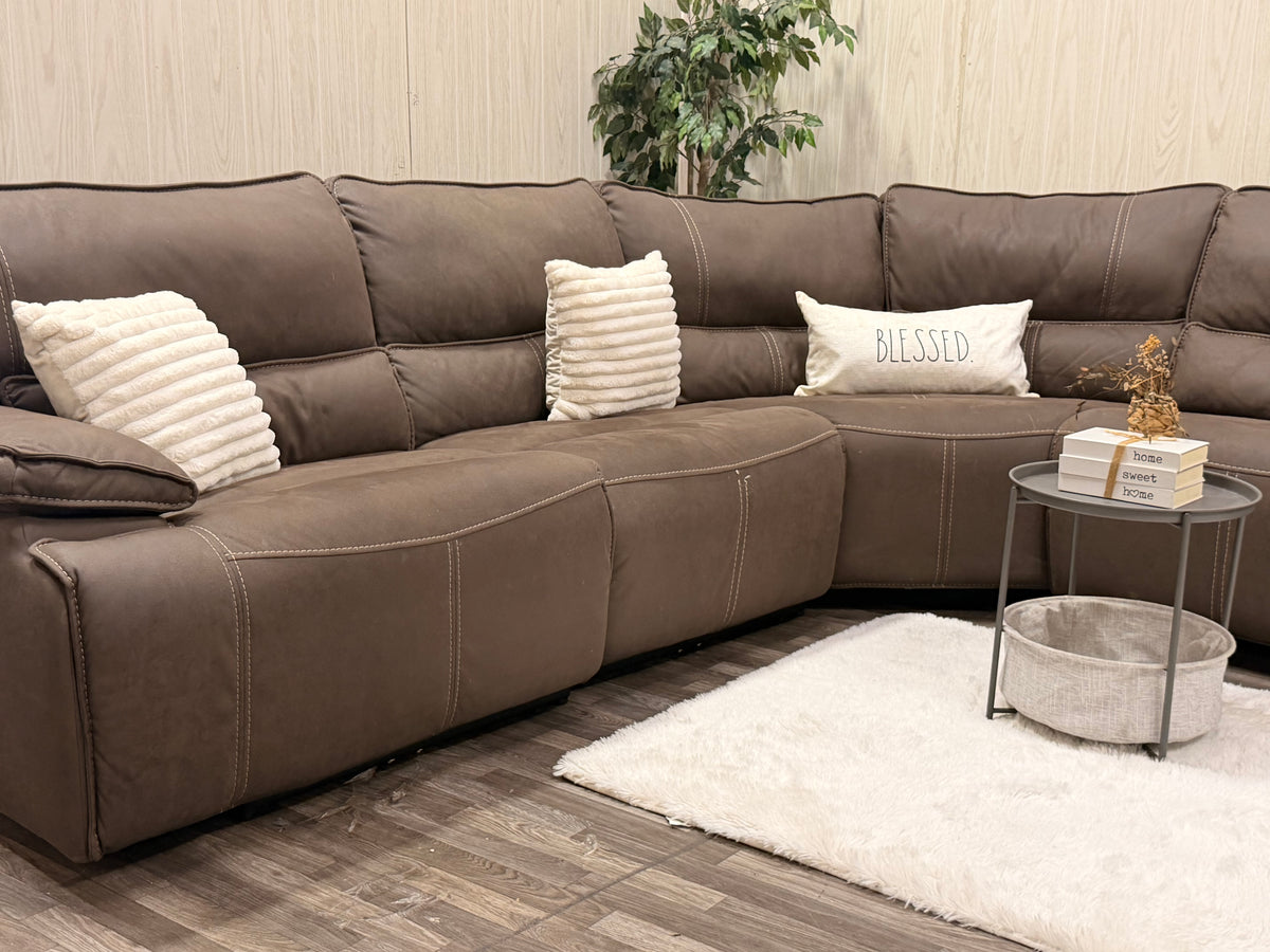 6-piece Brown Reclining Sectional w/ USB