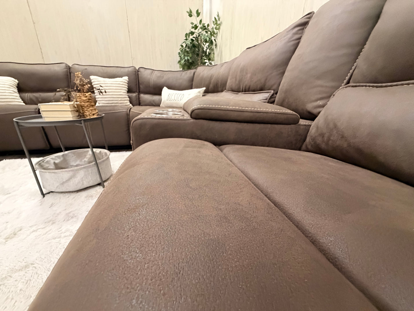 6-piece Brown Reclining Sectional w/ USB